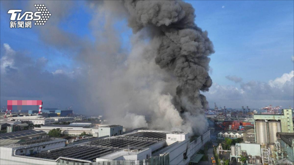 在线股票配资查询门户 台媒: 岛内首家“超级电池工厂”发生火灾, 三元电池产线全线停工, 爆炸原因曝光